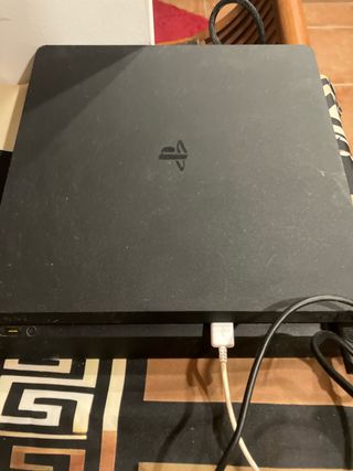 Consola PlayStation 4 Slim Negra