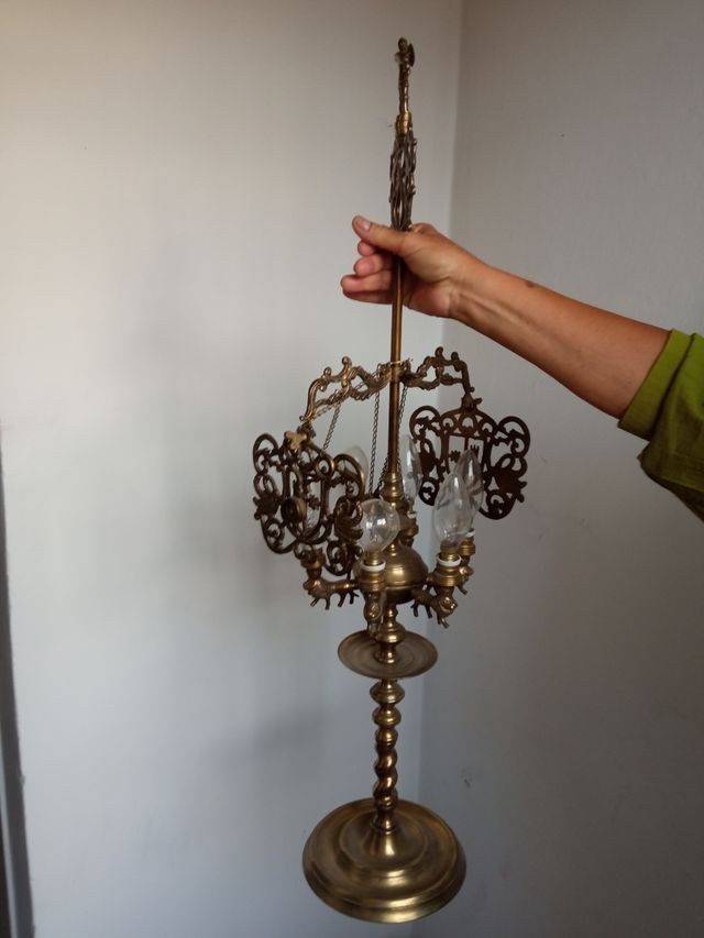 Lampara de sobremesa antigua de metal