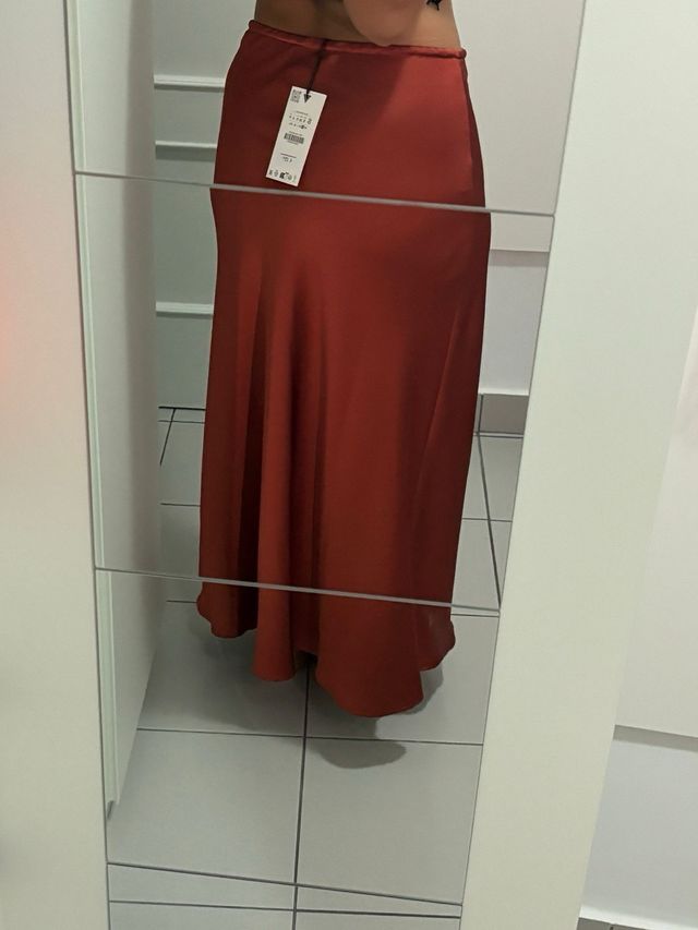 Falda Zara naranja/roja Talla S
