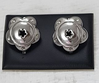Pendientes flor con ziconitas.  Acero.