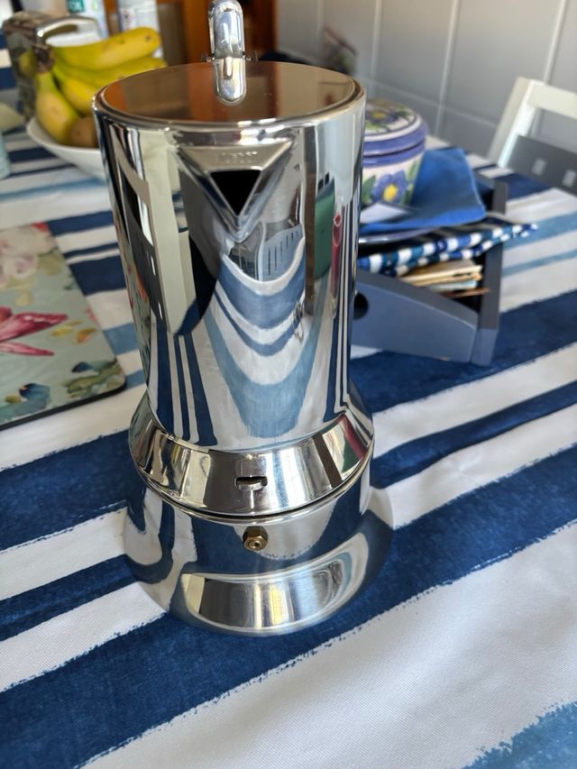 Cafetera express marca ALESSI 