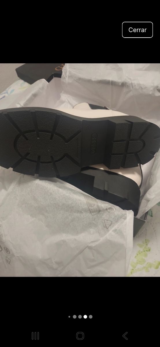 Botines Guess Blancos y Negros