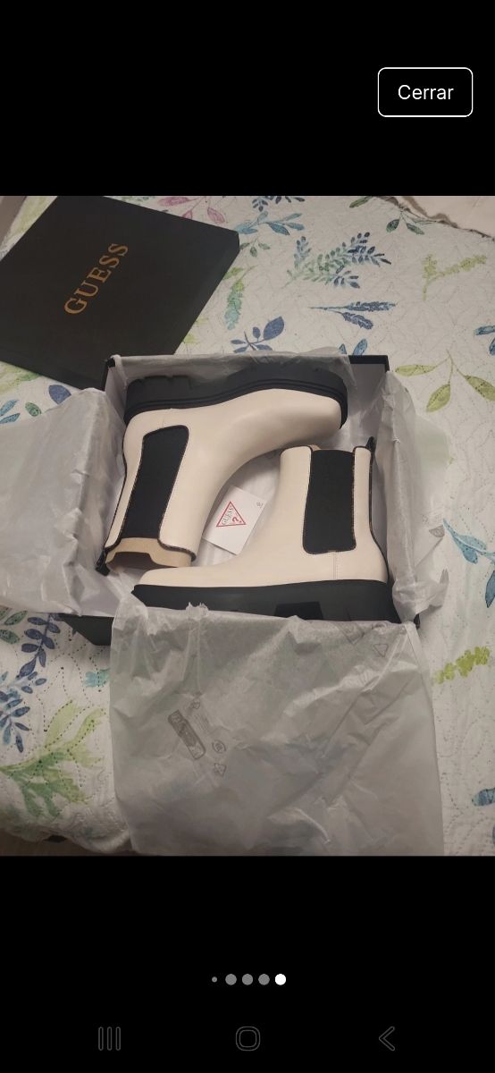 Botines Guess Blancos y Negros