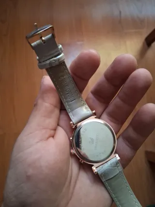 Reloj Swarovski Beige y Dorado