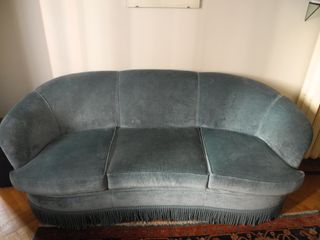 Divano in velluto celeste vintage