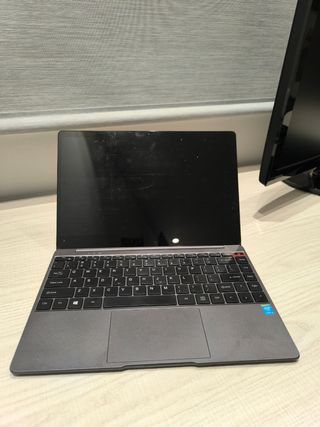 Portátil AeroBook Ligero y Elegante