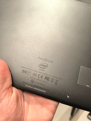 Portátil AeroBook Ligero y Elegante