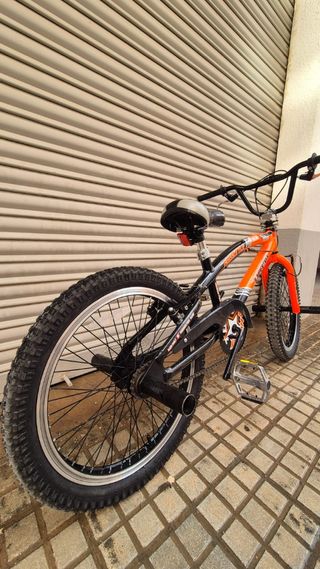 Bicicleta BMX Freestyle Naranja