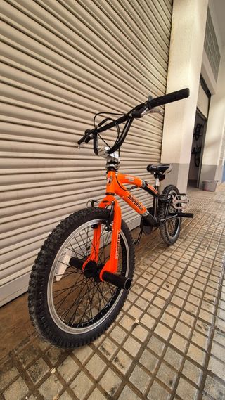 Bicicleta BMX Freestyle Naranja