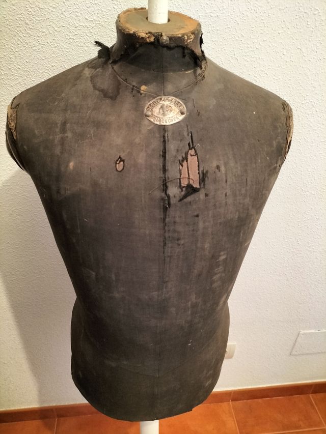 Maniquí Benito Escaler Barcelona 48