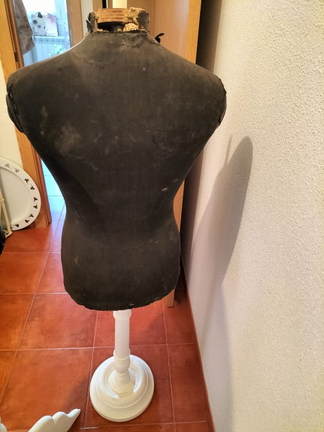 Maniquí Benito Escaler Barcelona 48