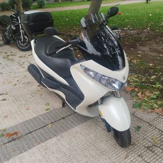 Suzuki Burgman Executive 200