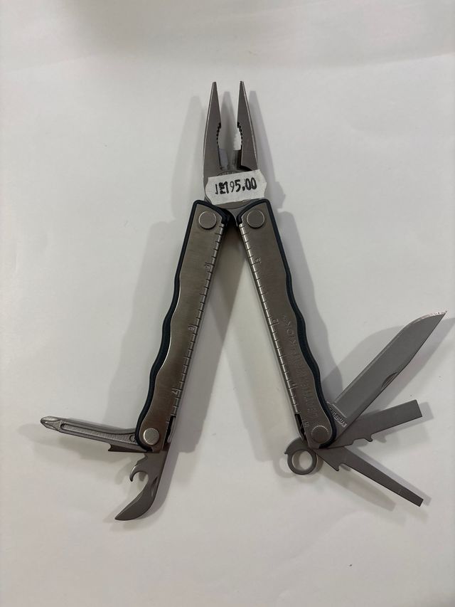 Utensile multiuso Leatherman KICK