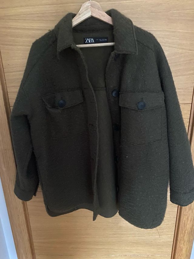 Chaqueta Zara verde militar