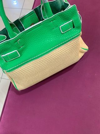 Borsa estiva intrecciata verde e beige