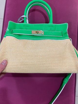 Borsa estiva intrecciata verde e beige
