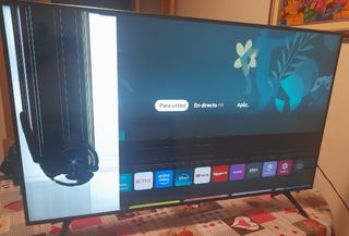 TV Samsung 43 UHD 4K - Pantalla Rota