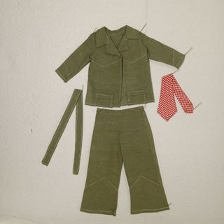 CONJUNTO SAFARI VERDE MUÑECA NANCY FAMOSA 