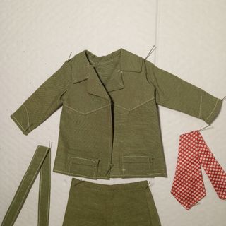 CONJUNTO SAFARI VERDE MUÑECA NANCY FAMOSA 