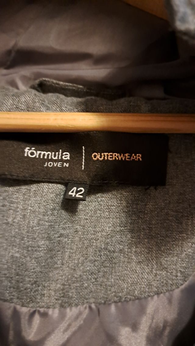 Chaqueta acolchada gris Fórmula Joven