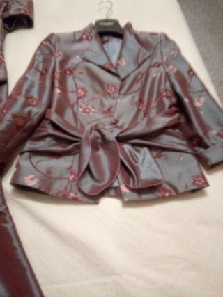 Traje 3 piezas madrina talla 40