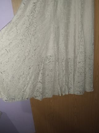 Falda larga de encaje
