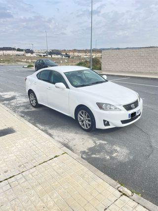 Lexus IS 2011