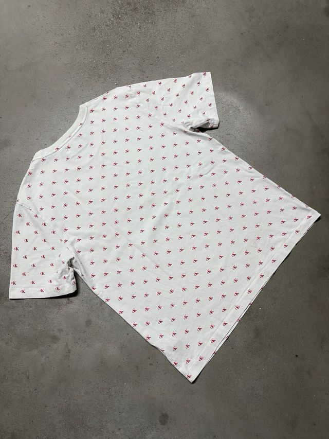 T-shirt Calvin Klein bianca con loghi rossi