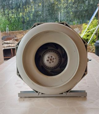 Foco 1000w  + extractor Can-Fan RK 250 830 m³/h