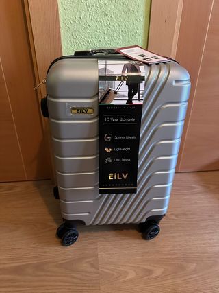 Maleta de cabina plateada sin estrenar