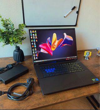 Portátil Gaming Aorus X16 2024
