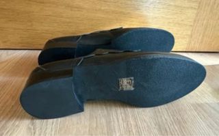 Zapatos de piel negros talla 38 con ondas