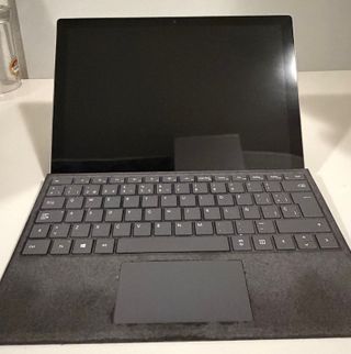 Microsoft Surface Pro 7 - 8GB RAM - 256GB SSD