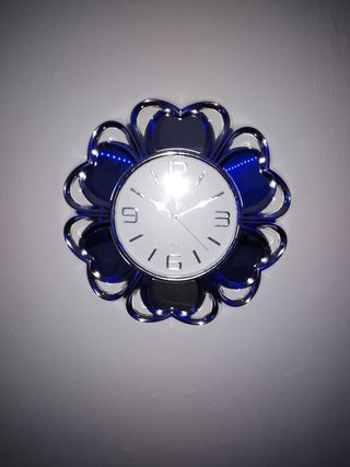 Reloj de pared decorativo  plateado