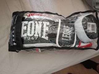 Guantes Boxeo Leone 1947 Negros, Blancos y rojos 