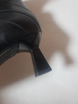 Botin marca Alba Moda. Talla 37 piel