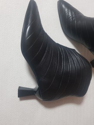 Botin marca Alba Moda. Talla 37 piel