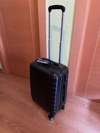 Maleta de cabina negra sin estrenar