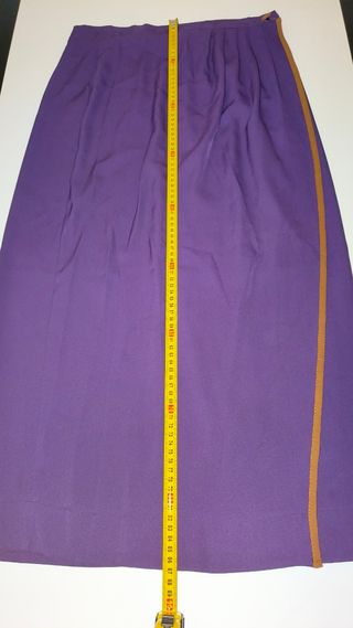 Falda morada con detalle marrón