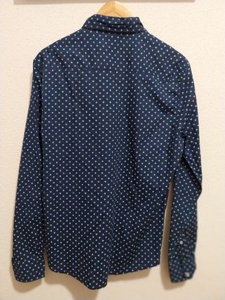 Camisa azul estampada