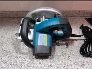 Sierra circular Virutex SR165