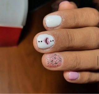 uñas,cejas y pestañas 