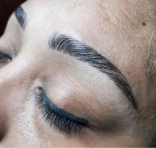uñas,cejas y pestañas 