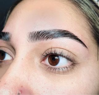 uñas,cejas y pestañas 