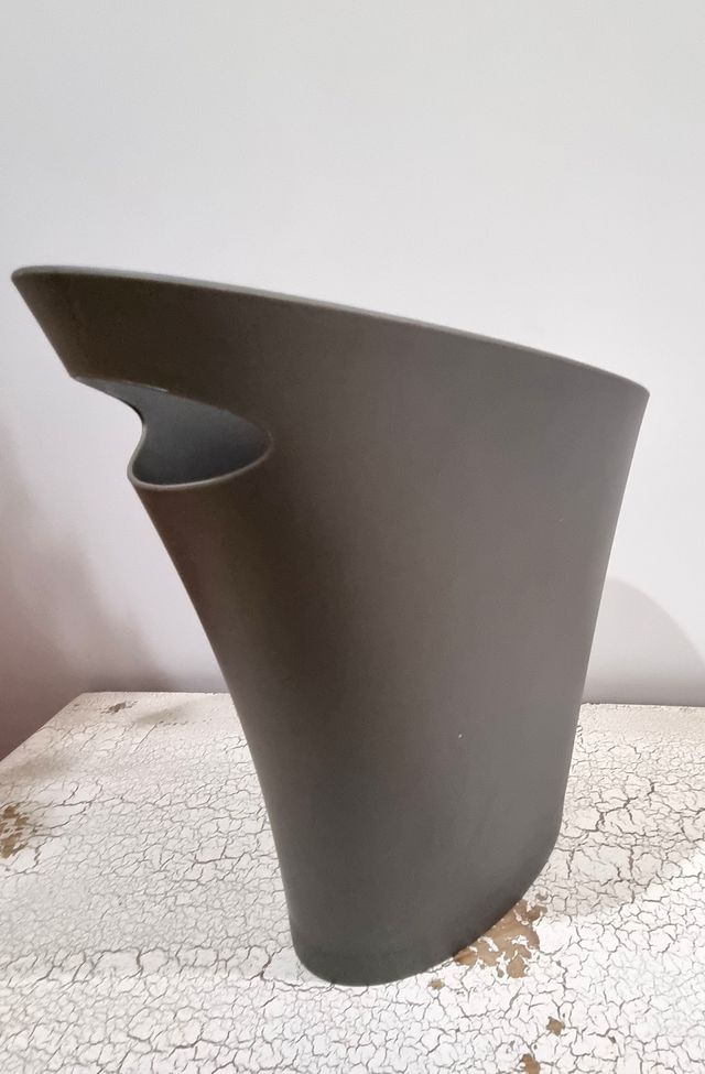 Papelera gris de diseño para escritorio -Umbra