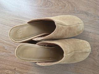 Zapatos tacón ante camel