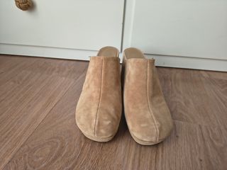 Zapatos tacón ante camel
