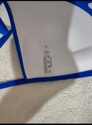 Top bikini azul