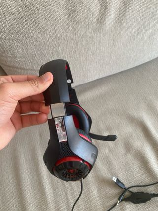PS4 1TB +mas mando original y cascos gaming