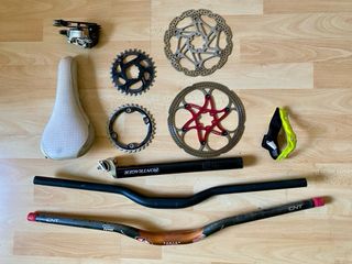 Lote piezas bici. sillín, tija Bontrager, manillar